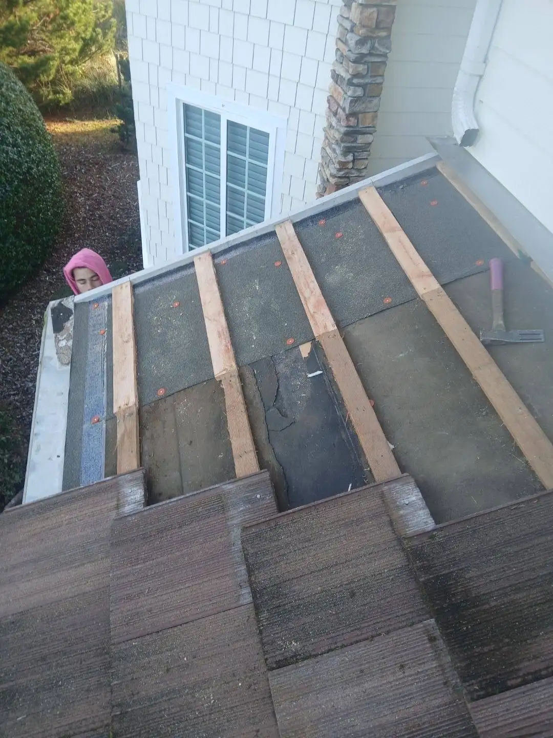 A completed Pacific Peaks roofing project on the Oregon coast