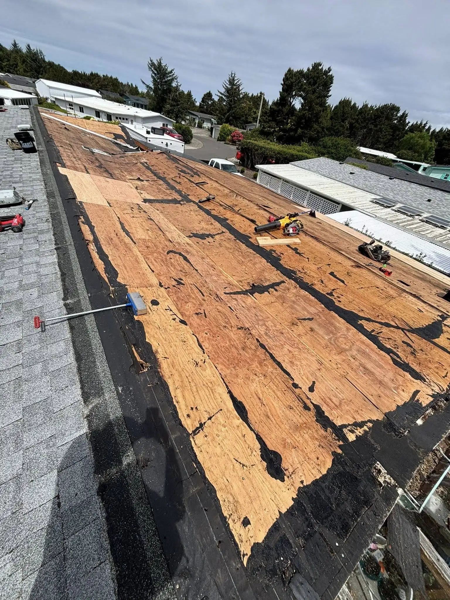 Pacific Peaks roofing project in coastal Oregon